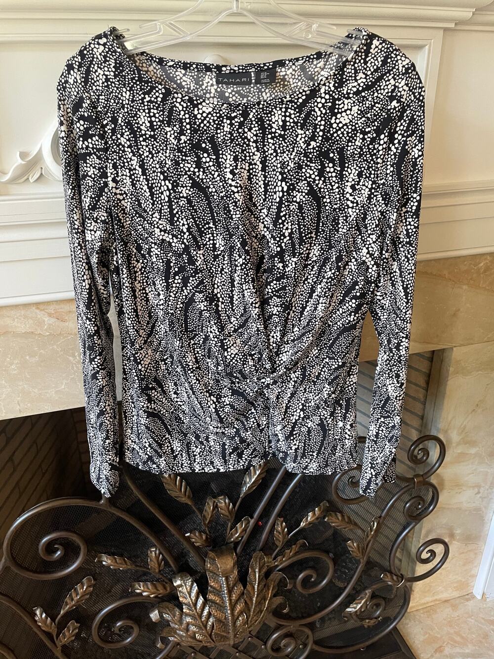 Tahari Black and White Twist Front Top Sz M